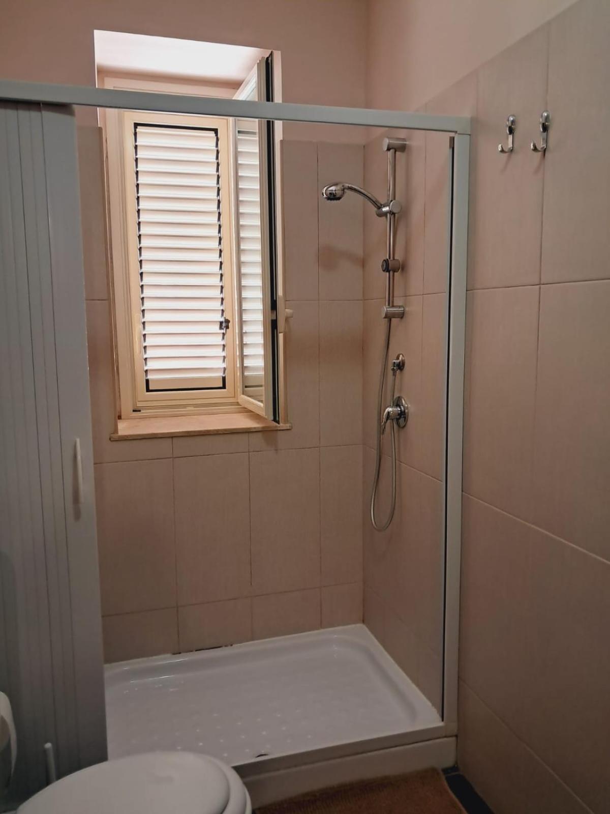 Apartamento Al Cortile Del Pozzo Delia Exterior foto